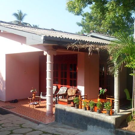 Thisal Guest House Polonnaruwa Eksteriør billede