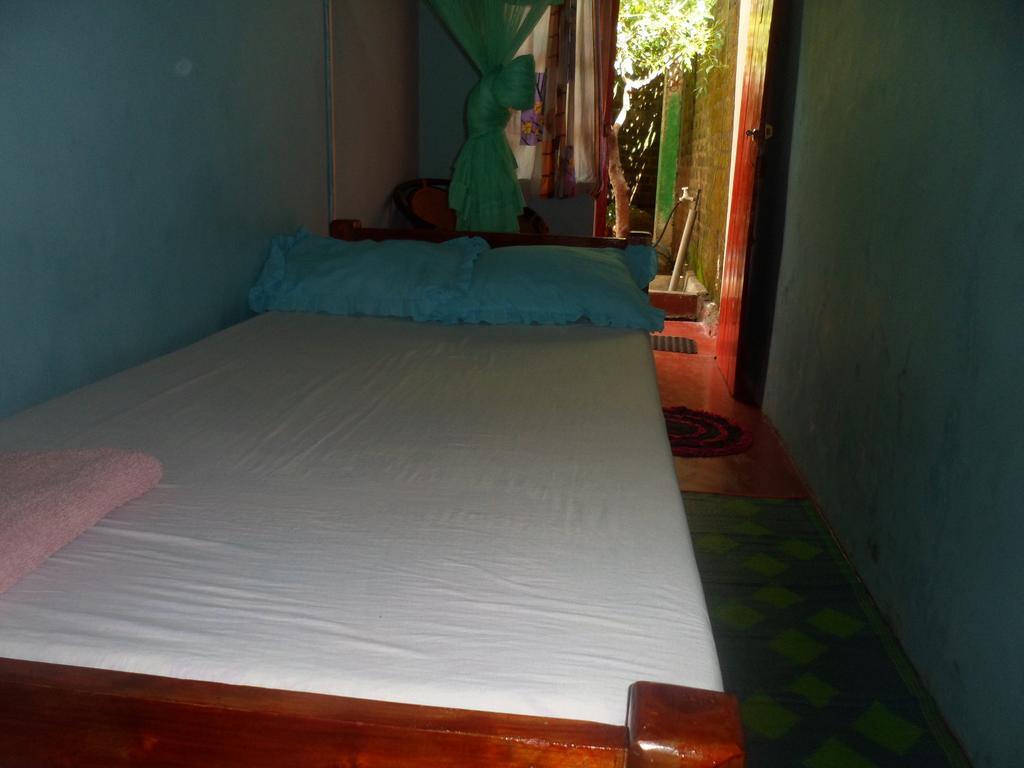 Thisal Guest House Polonnaruwa Værelse billede